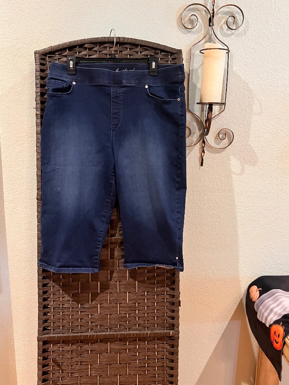 NWOT Pull-On Gloria Vanderbilt Bermuda Shorts Avery Size 16 (Missy)